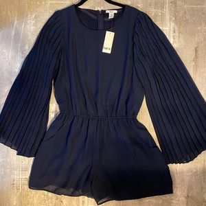 NWT BAR III ROMPER in NAVY. SIZE MEDIUM.